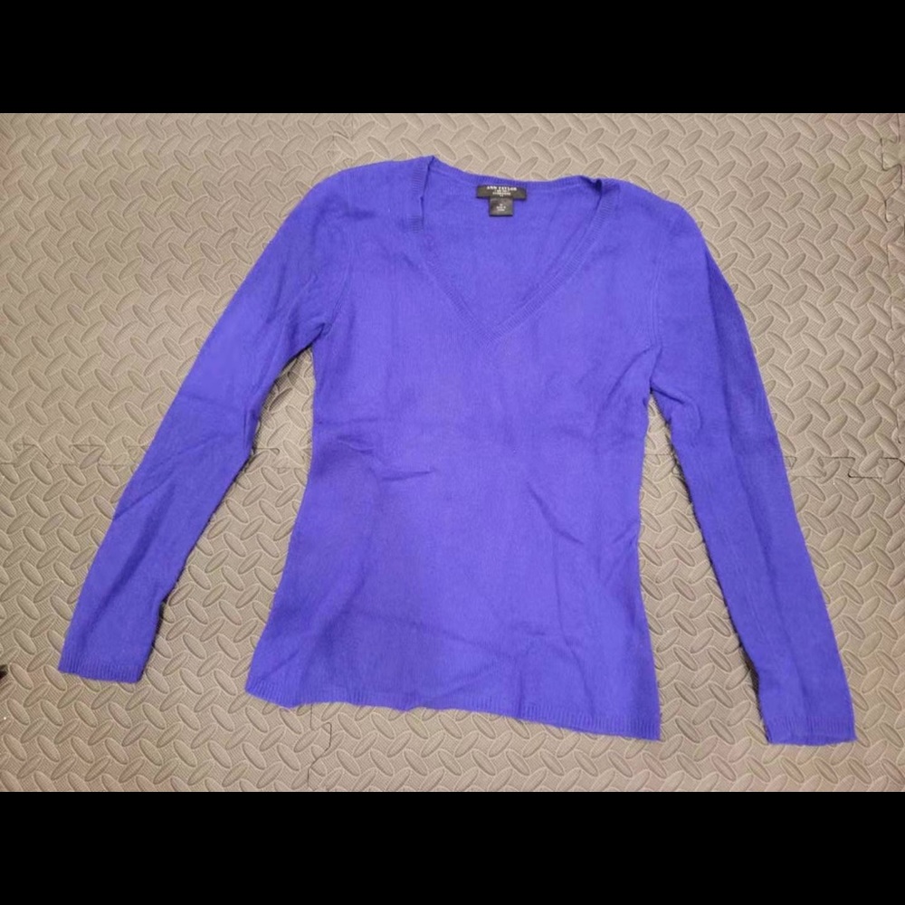 Lord & Taylor - soft & comfy cashmere sweater (M)